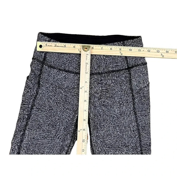 Lululemon Pace Rival Crop Line Up in White Black / Black - Picture 12 of 16